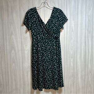 Kaileigh Faux Wrap V-Neck Green Floral Knee Length Dress Size Medium